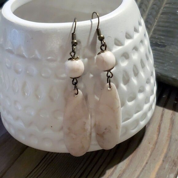Artisan Jewelry - Lightweight Rustic Bronze Metal Mottled Cream Acrylic Earrings